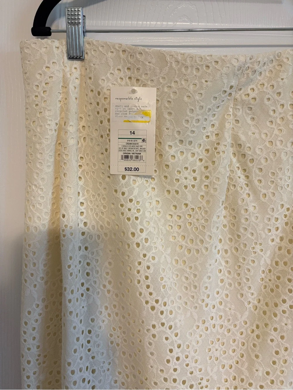 a new day lightweight eyelet